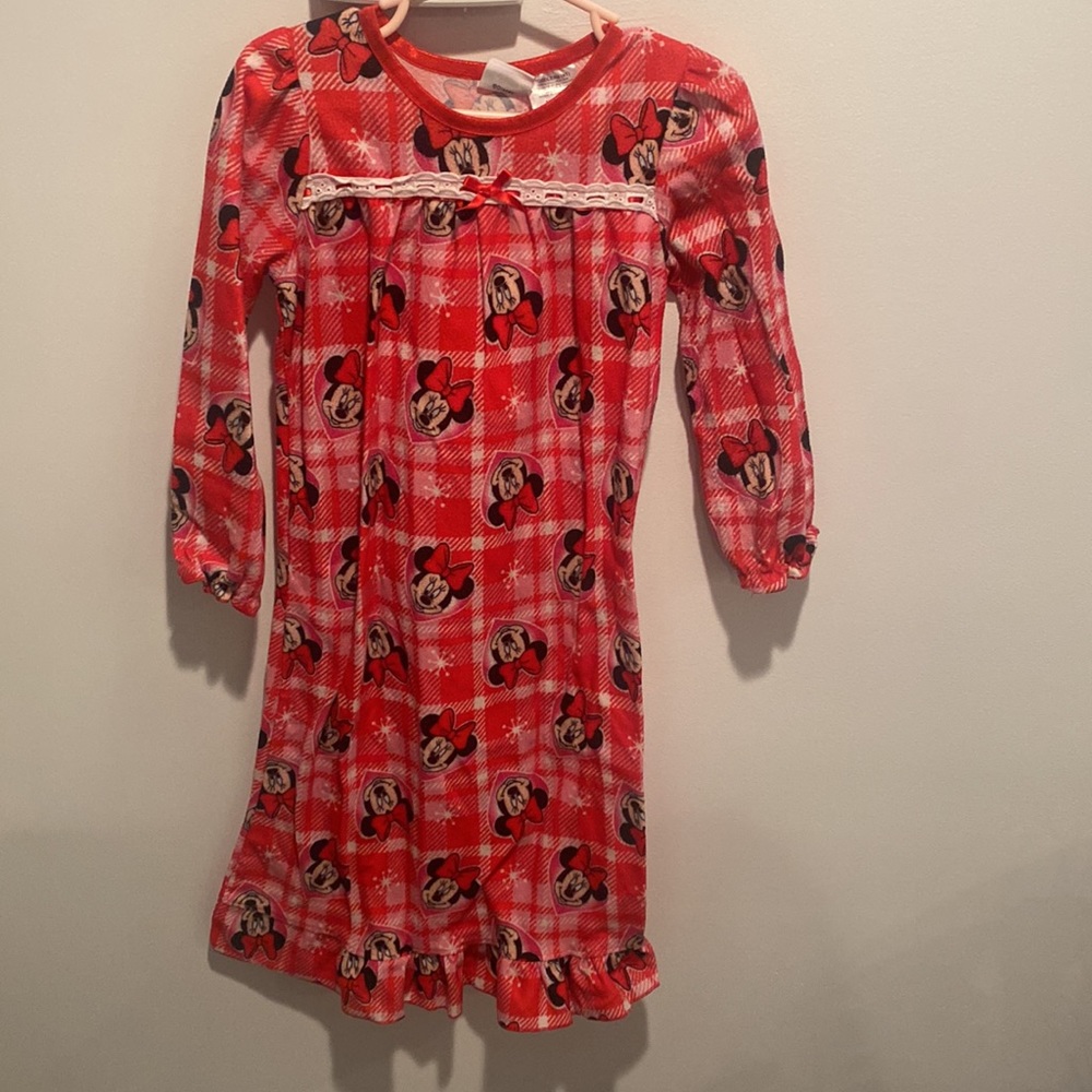 3/$20 Disney girls Nightgown size 4T